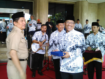 Pencarian PGRI Pondok Gede - Persatuan Guru Republik Indonesia Cabang Pondok Gede